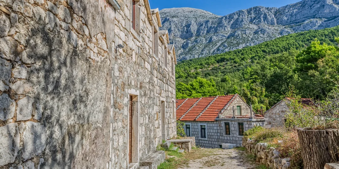 5. Obce na úpatí Biokova