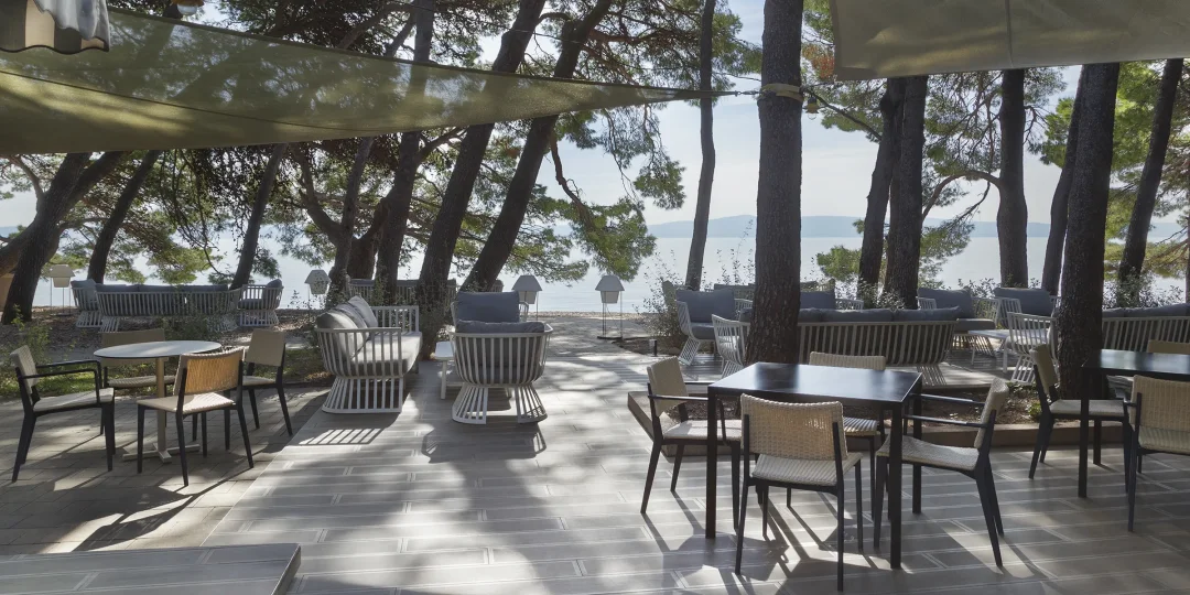Pink Cricket Restaurant & Bar