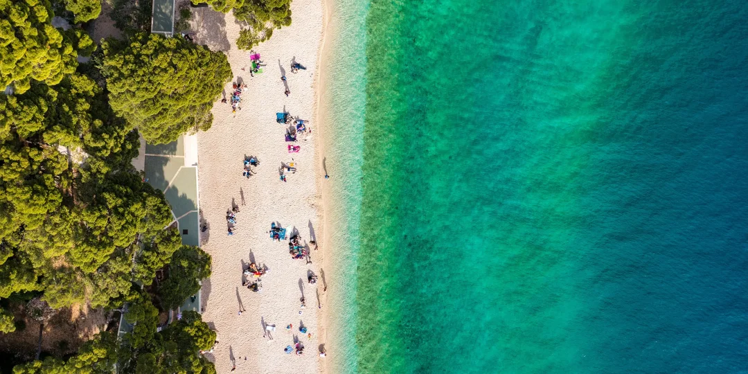 Plaža Punta Rata, Brela