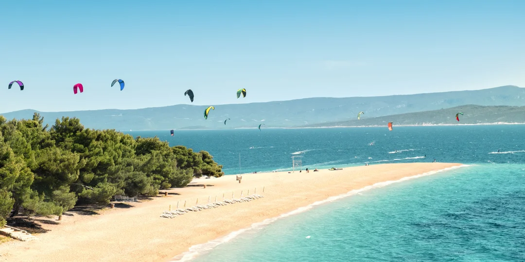 Kitesurfing