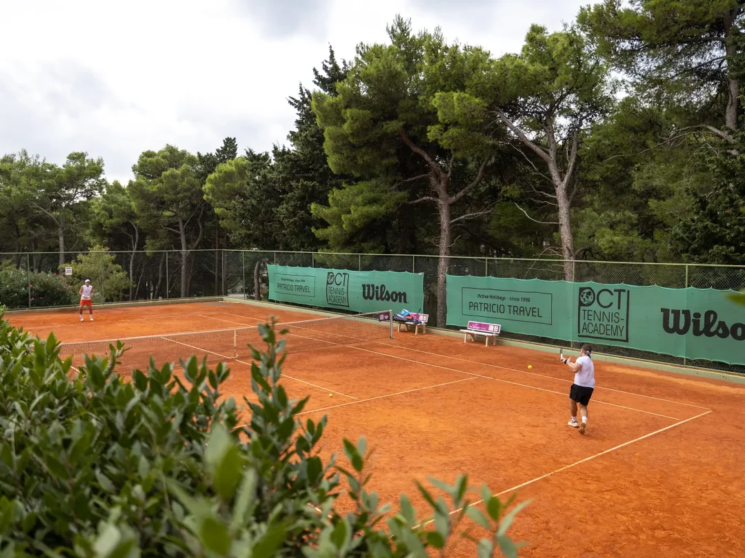 Bol på ön Brač - Zlatni Rat tenniscenter